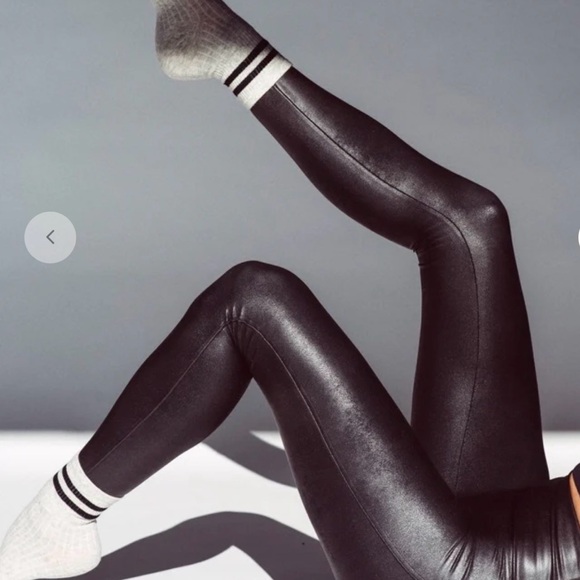 Spanx Black Faux Leather Leggings size Medium - Picture 3 of 16